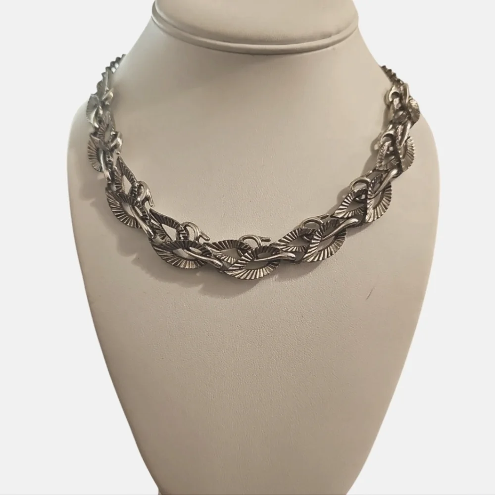 Trifari Scandinavian Leaf Necklace - Picture 1 of 4